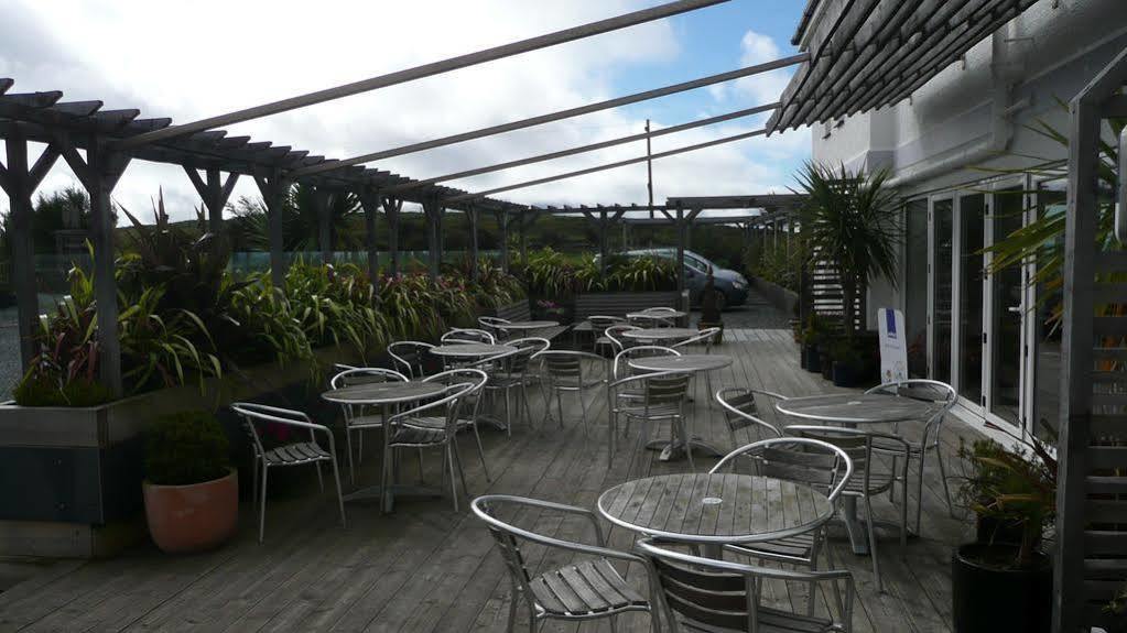 Elements Hotel Bude Bagian luar foto